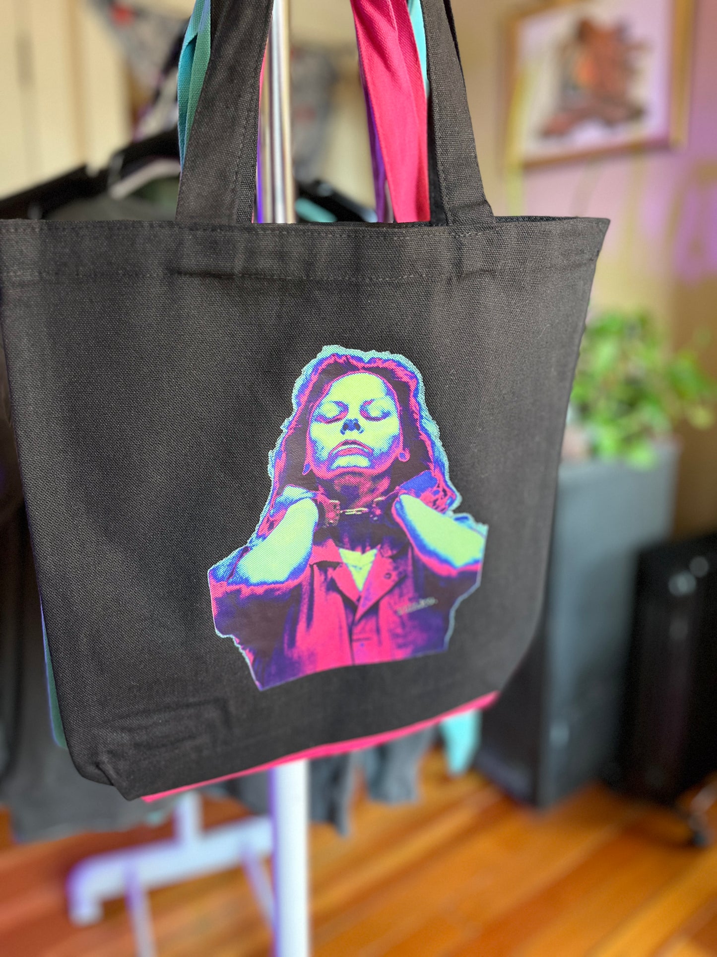 Tote- Come on, Aileen